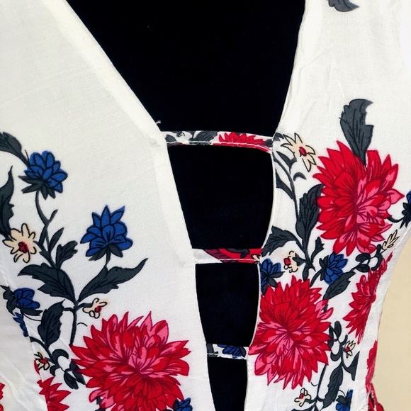 🌹SALE🌹 Floral Print Border Maxi Dress - Picture 4 of 5